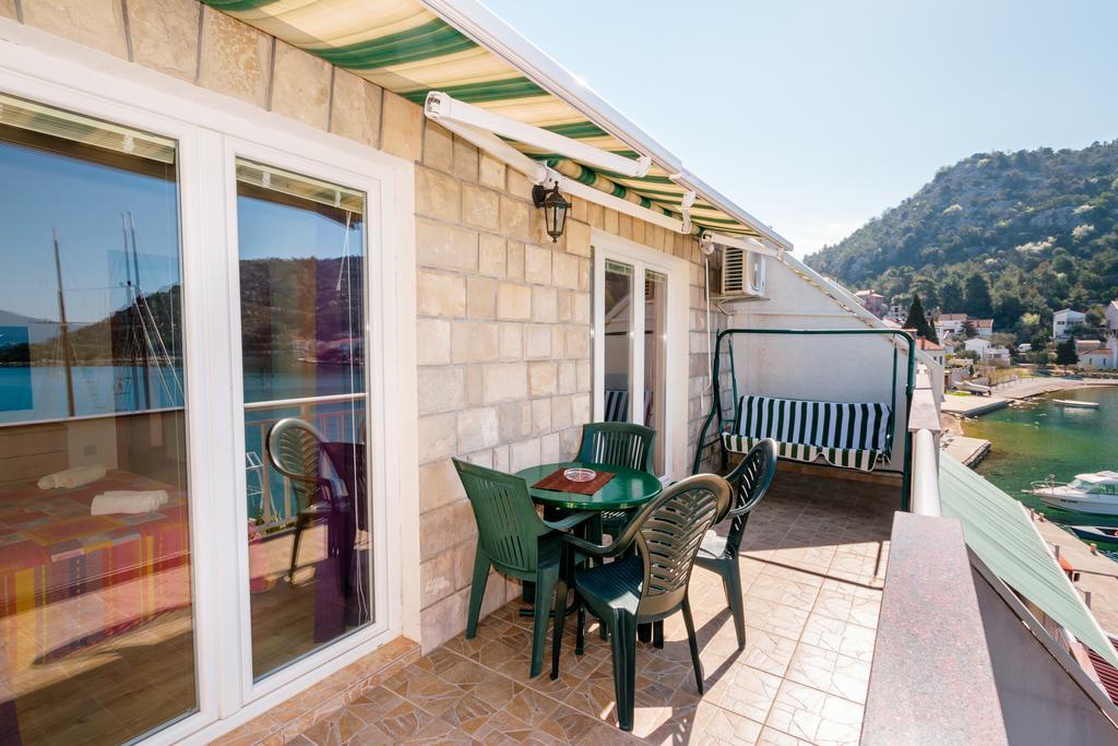 Apartments Galeb Blace Extérieur photo