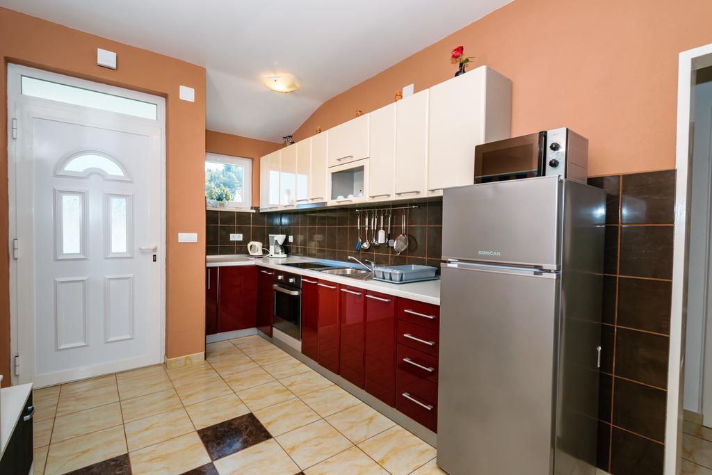 Apartments Galeb Blace Extérieur photo